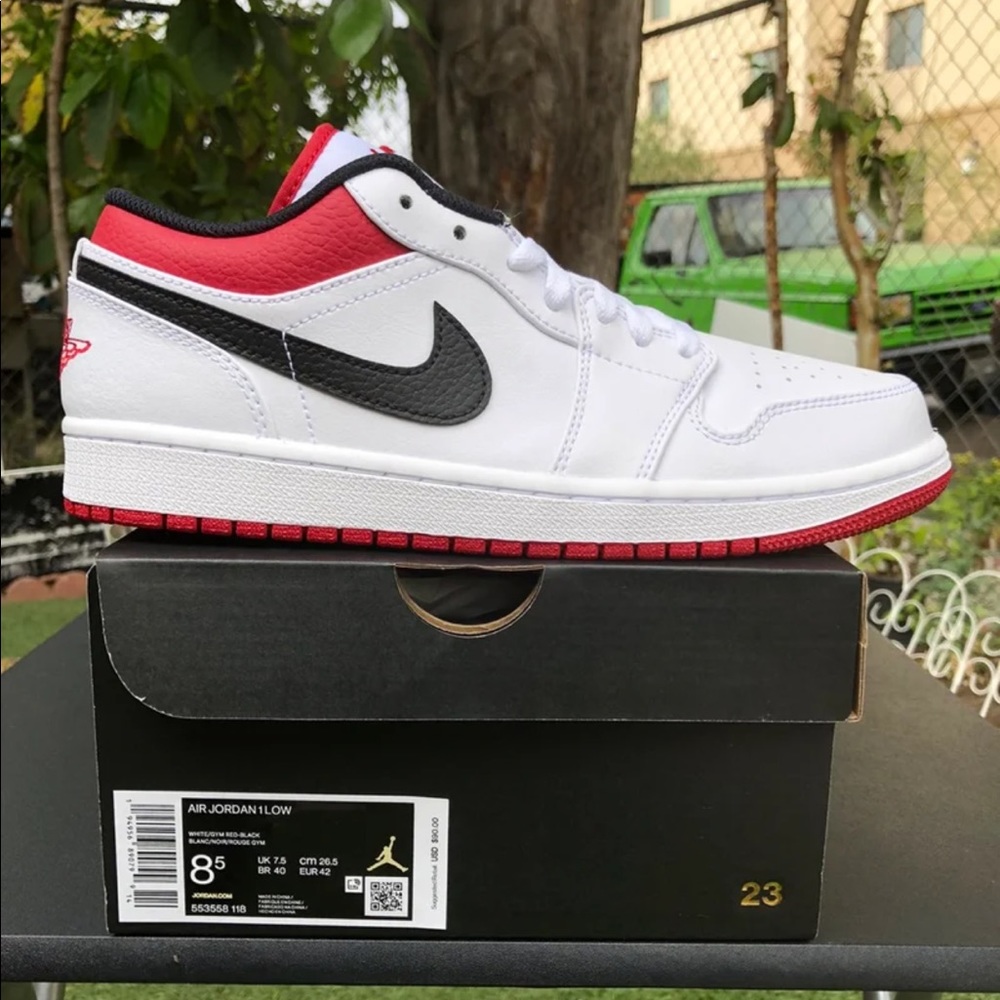 Air Jordan 1 Low University Red - Picture 1 of 7